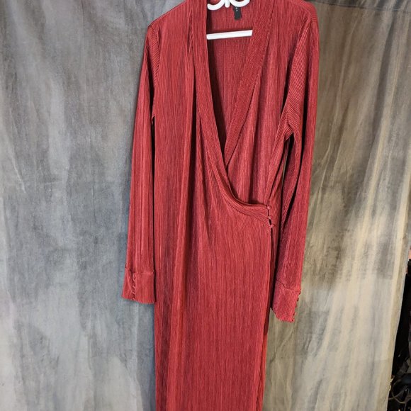 ASOS Tall (L/10/12) Burgundy Pleated Column Formal Dress with Long Sleeves - Picture 7 of 9